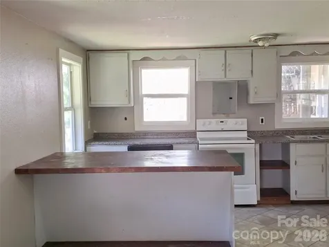 2795 Old Henson Cove Road Canton NC 28716