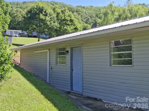 2795 Old Henson Cove Road Canton NC 28716