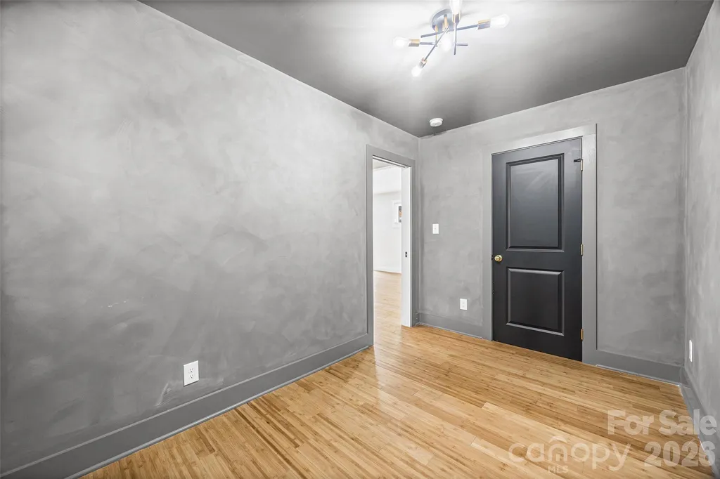 4910 Valley Stream Road Charlotte NC 28209