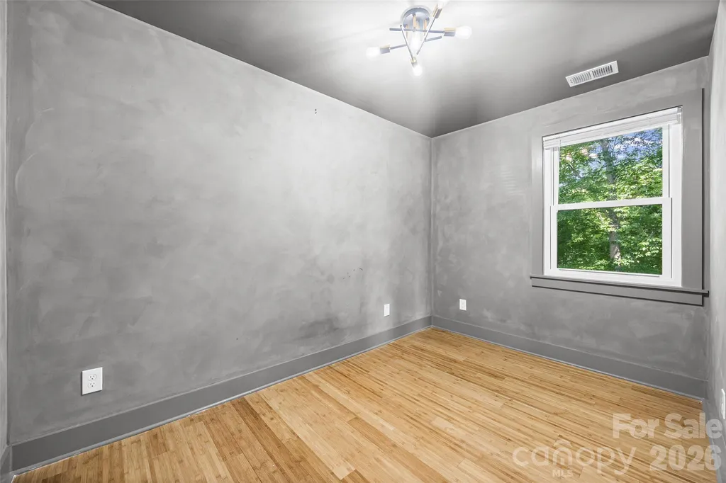 4910 Valley Stream Road Charlotte NC 28209