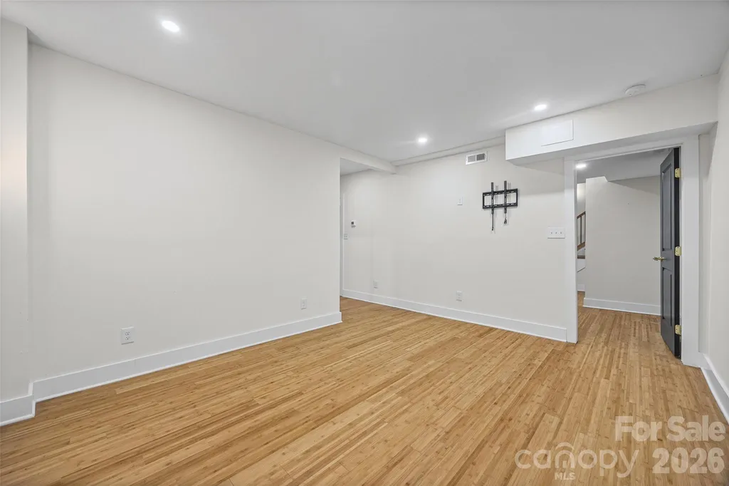 4910 Valley Stream Road Charlotte NC 28209