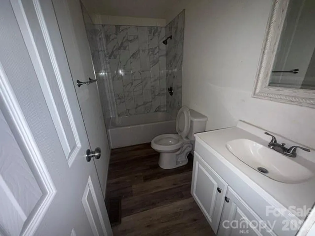 6254 E Meadow Trail Connelly Springs NC 28612