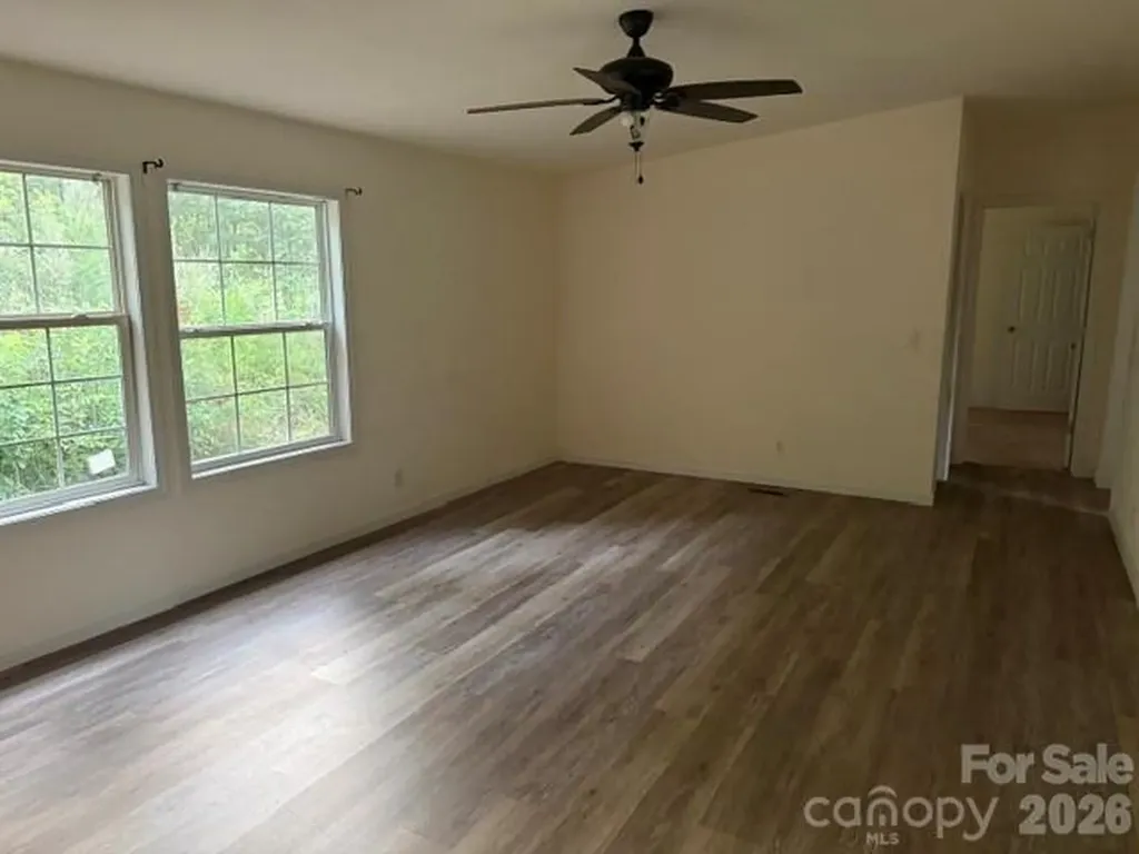 6254 E Meadow Trail Connelly Springs NC 28612