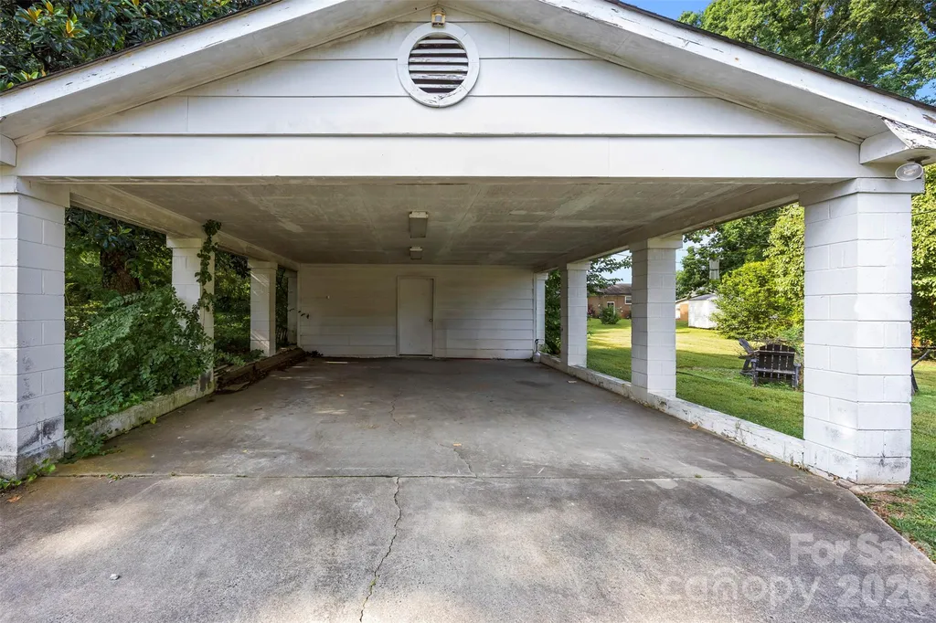1830 Northbrook Drive Charlotte NC 28216