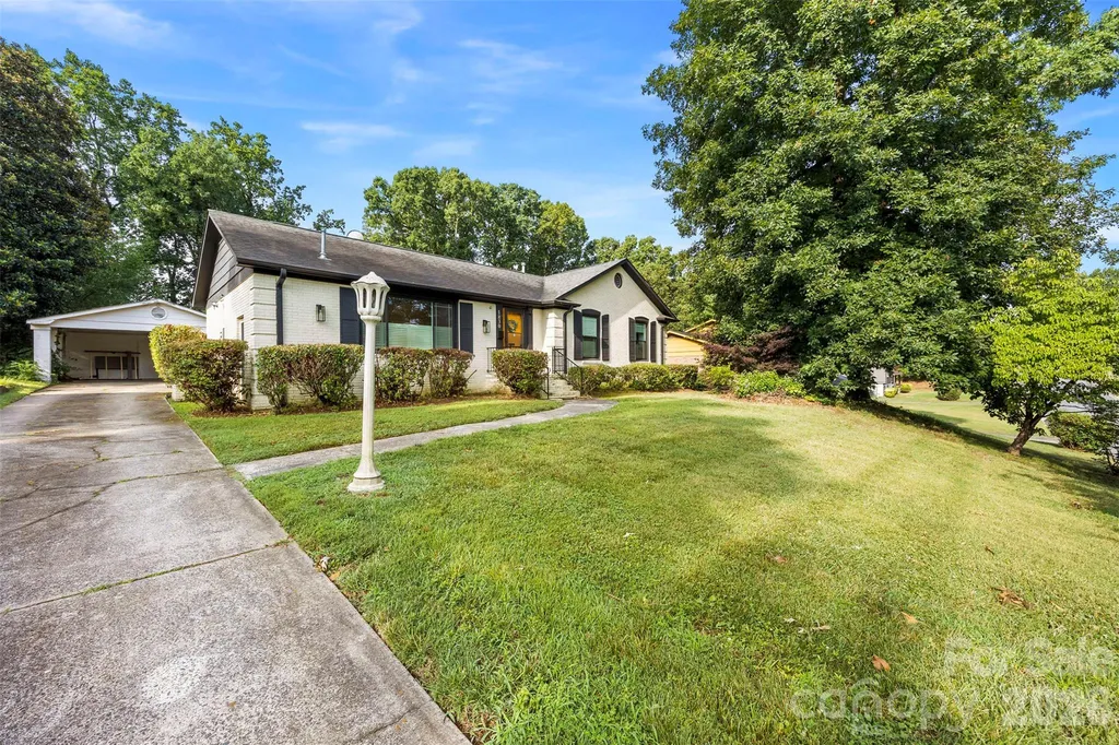 1830 Northbrook Drive Charlotte NC 28216