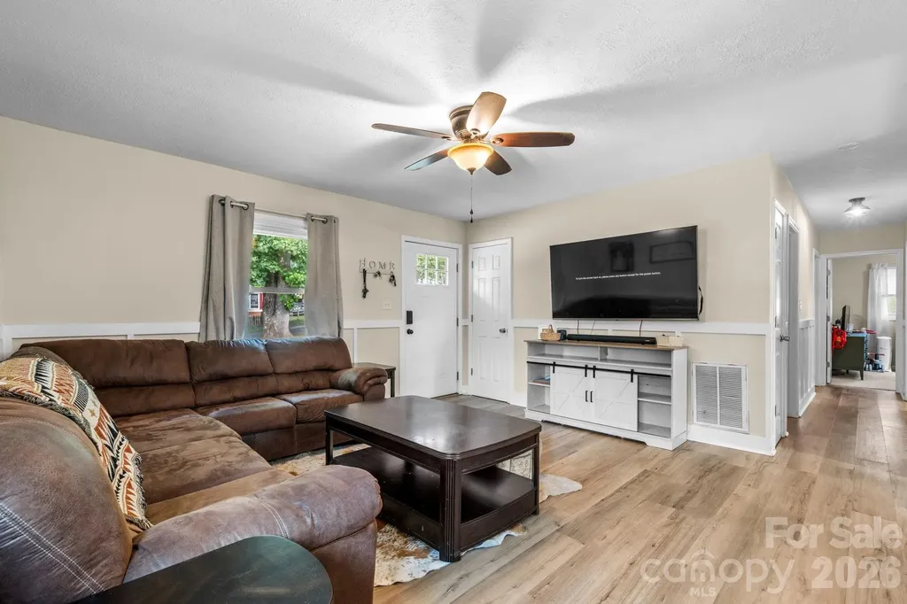 3691 Vantage Heights Circle Lenoir NC 28645