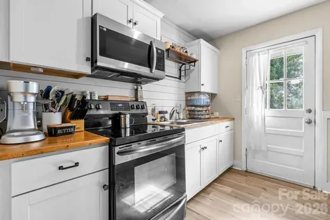 3691 Vantage Heights Circle Lenoir NC 28645