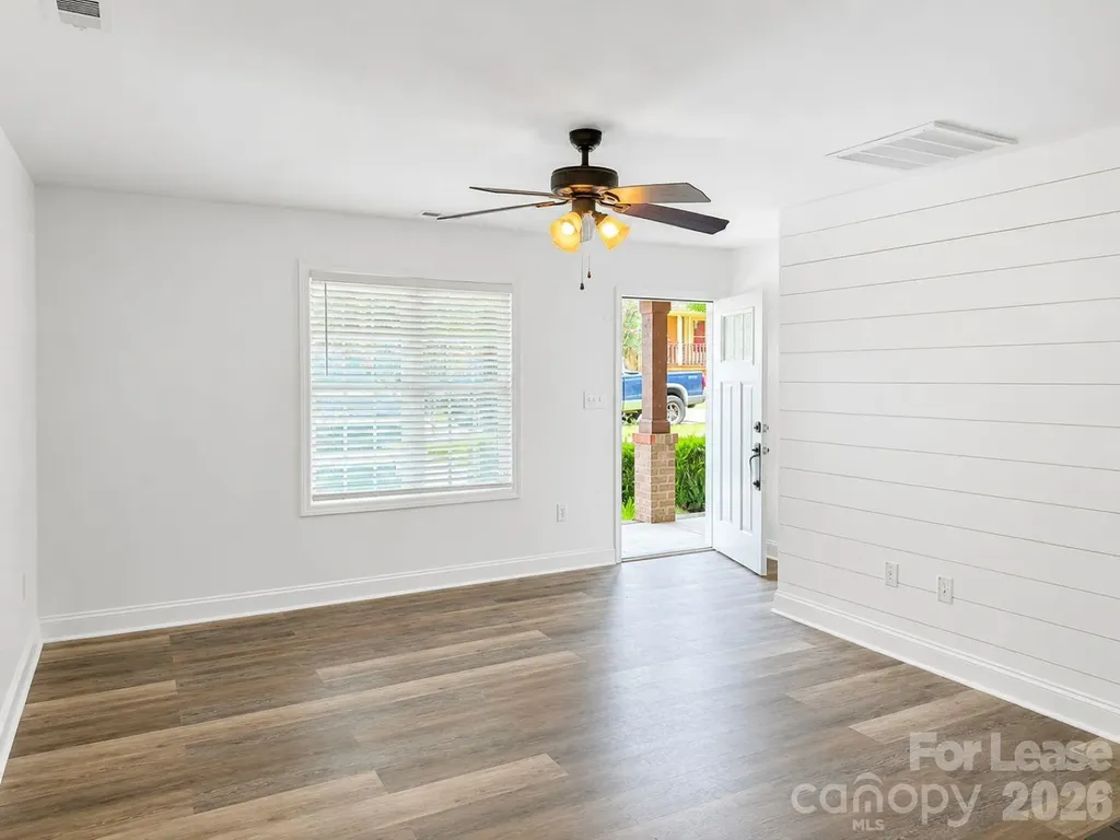 41 Saint Mary Avenue NW Concord NC 28025