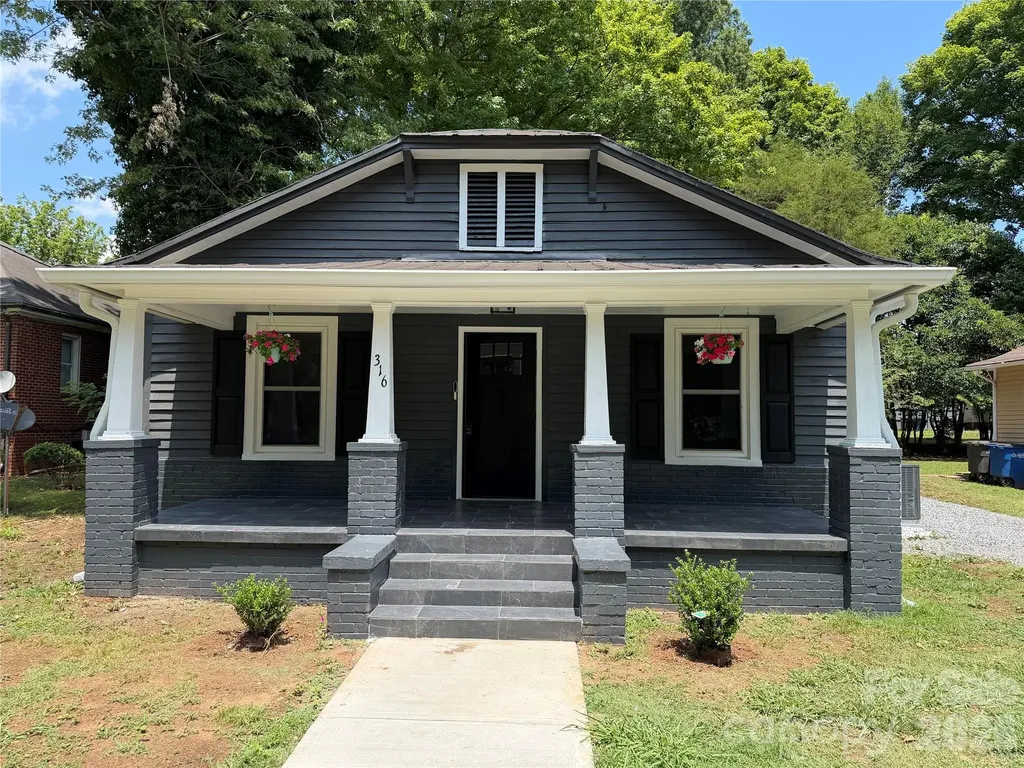 316 N Bost Street Statesville NC 28677
