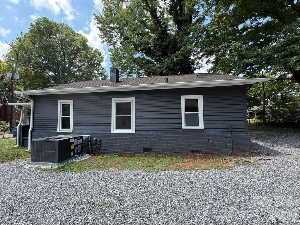 316 N Bost Street Statesville NC 28677