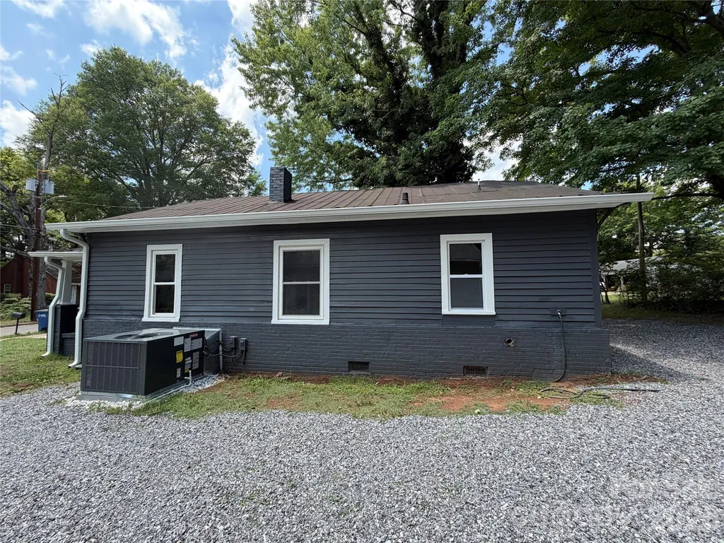 316 N Bost Street Statesville NC 28677