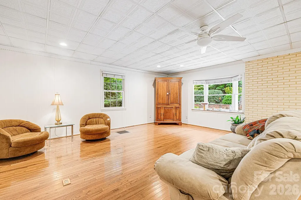 38 Westridge Drive Asheville NC 28803