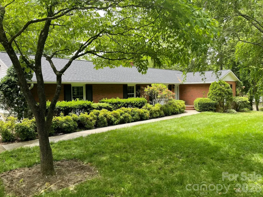 38 Westridge Drive Asheville NC 28803