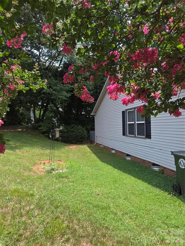 1115 Saint Charles Court Newton NC 28658