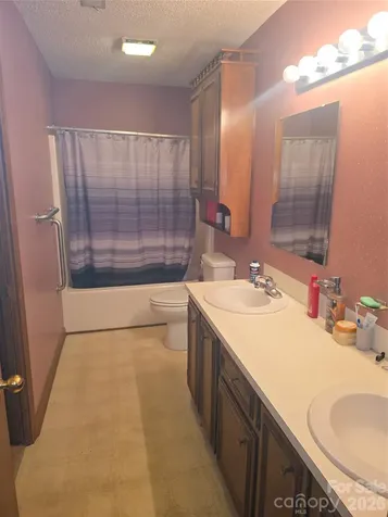 1115 Saint Charles Court Newton NC 28658