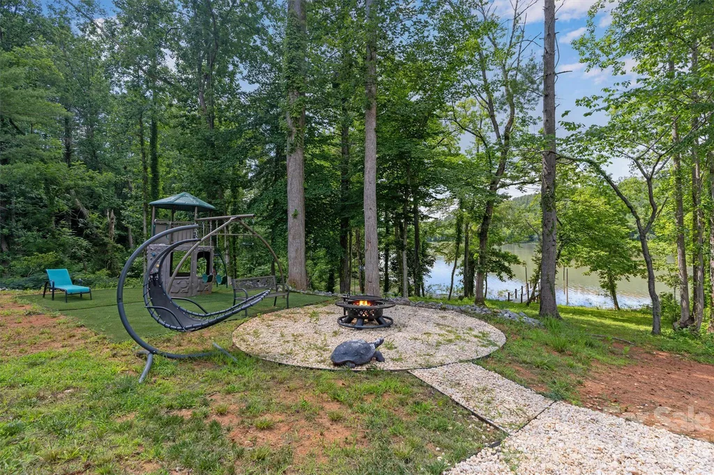 189 Edgewater Point NW Valdese NC 28690