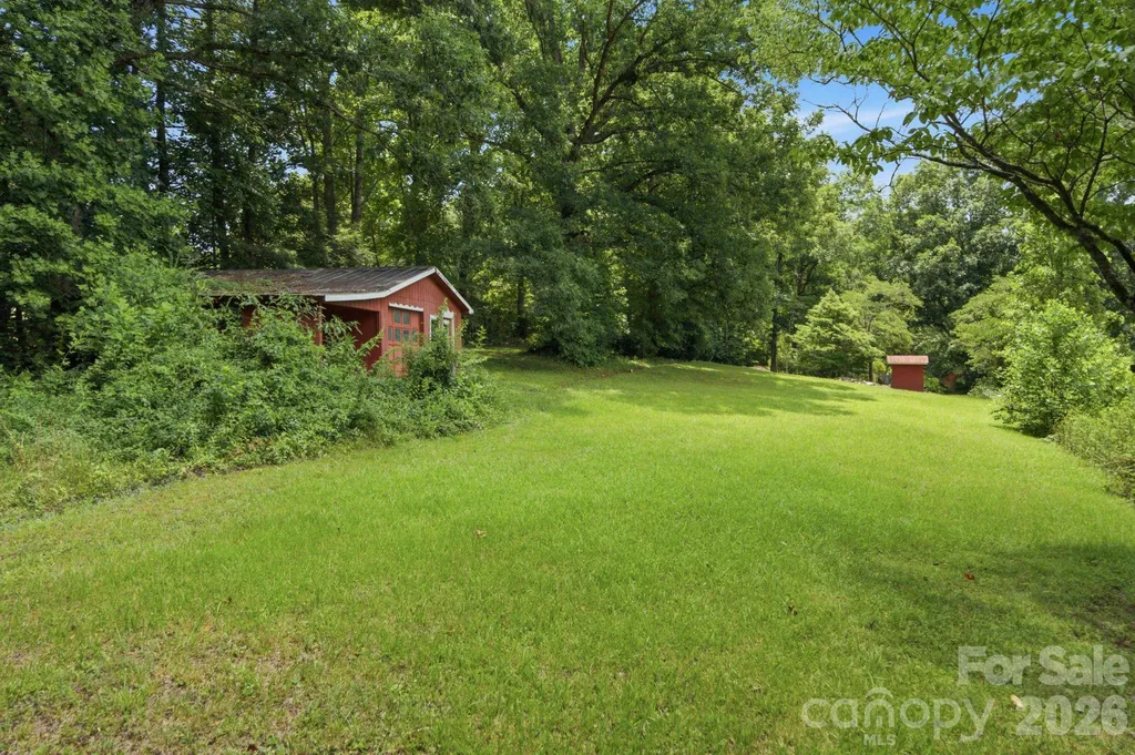 129 Old River Road Marion NC 28752