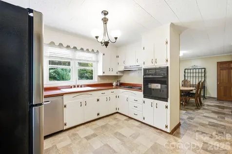 129 Old River Road Marion NC 28752