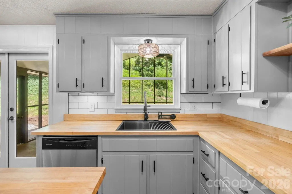 44 Green Drive Waynesville NC 28785