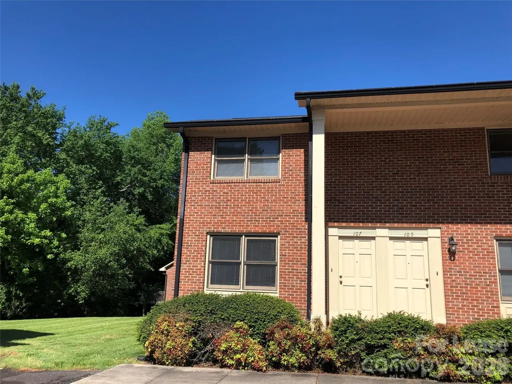 107 Hillcrest Drive Lincolnton NC 28092