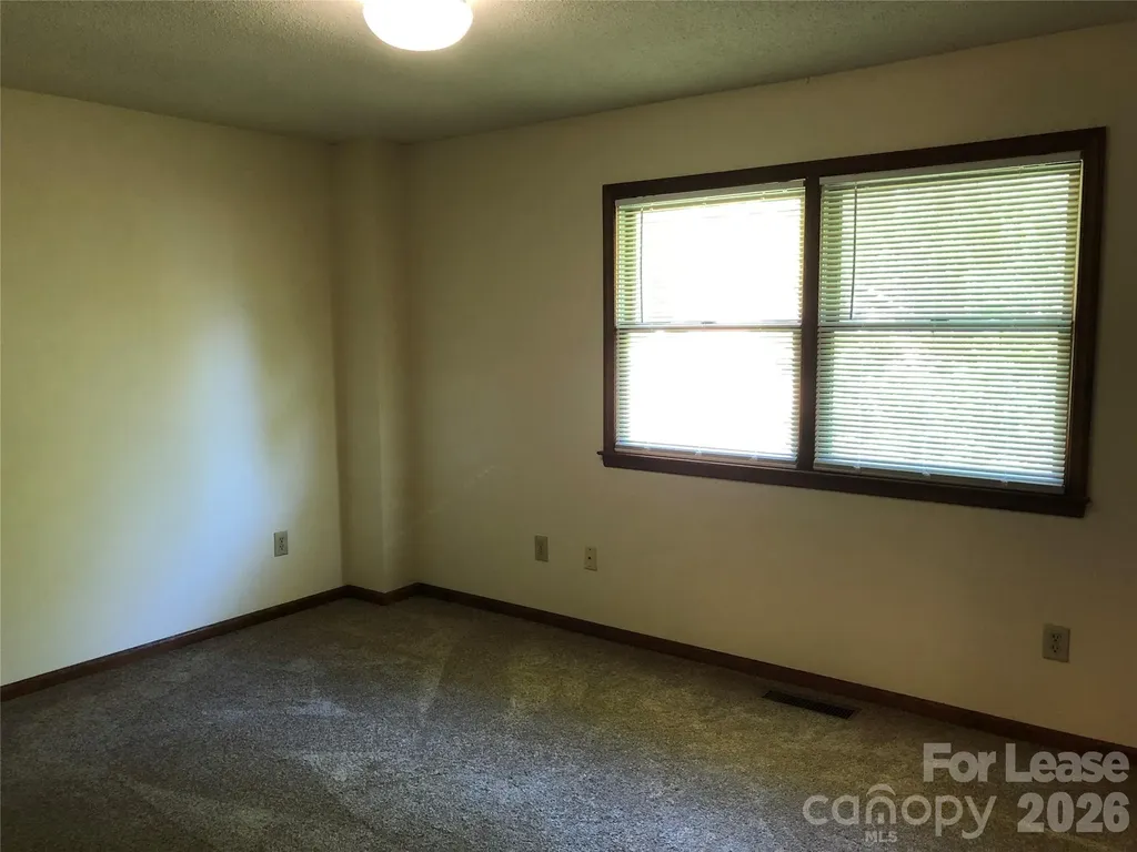 107 Hillcrest Drive Lincolnton NC 28092