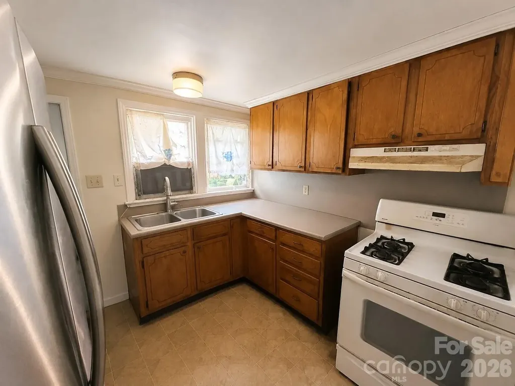 312 S Miller Avenue Statesville NC 28677