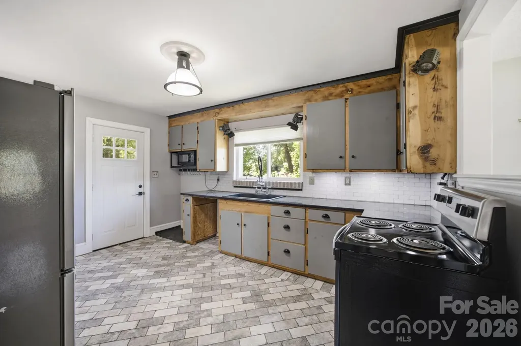3800 Arvin Drive Charlotte NC 28269