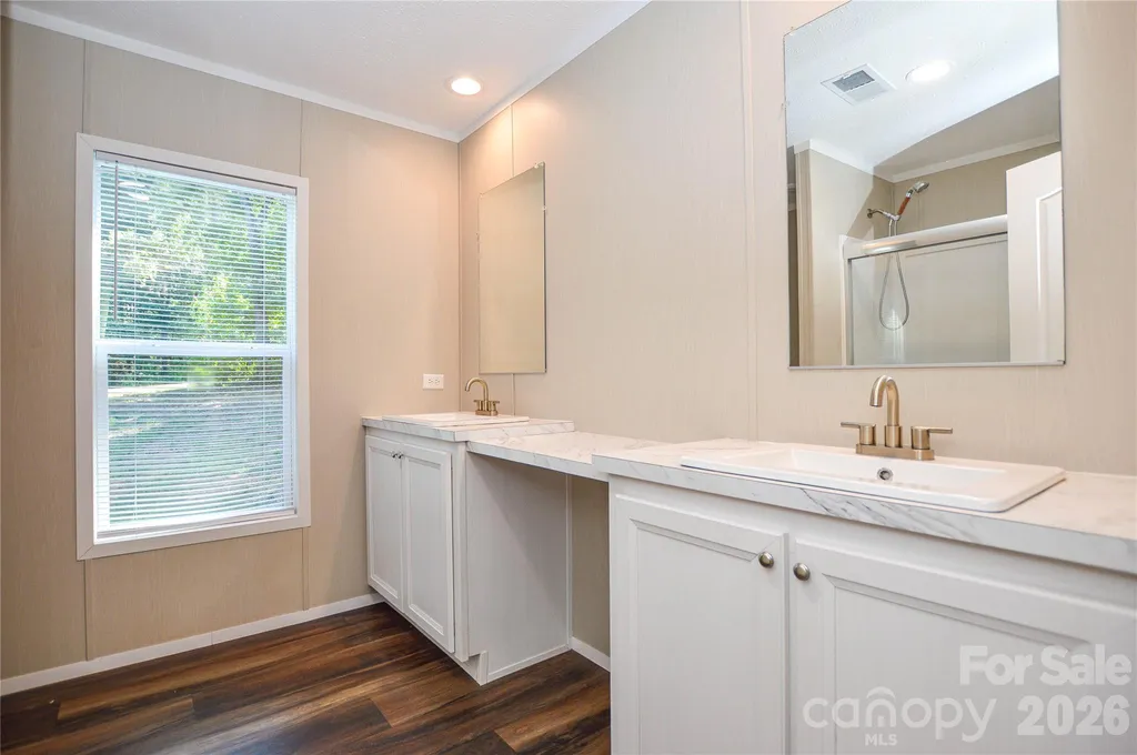 207 Pinehaven Drive New London NC 28127