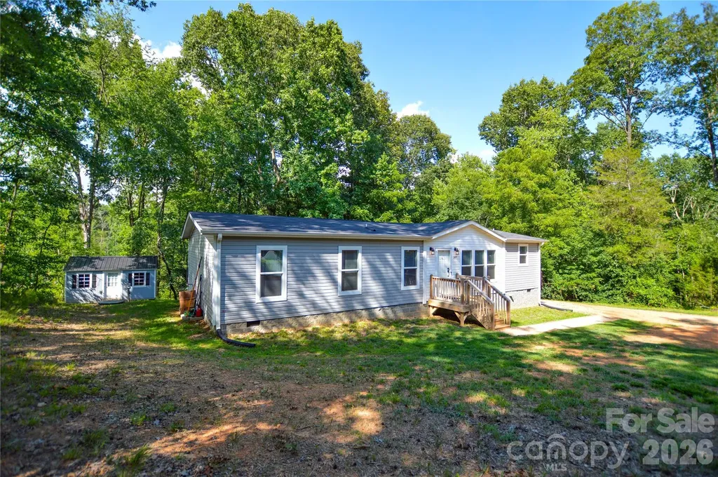 207 Pinehaven Drive New London NC 28127