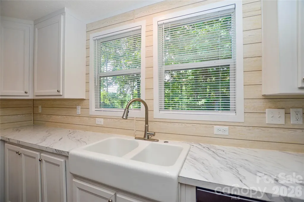 207 Pinehaven Drive New London NC 28127