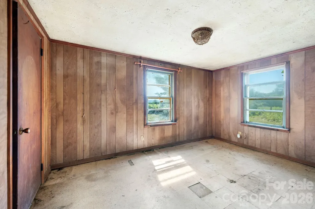 86 Sterling Drive Mills River NC 28759