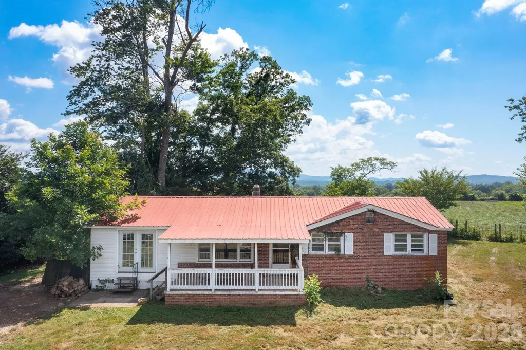 86 Sterling Drive Mills River NC 28759