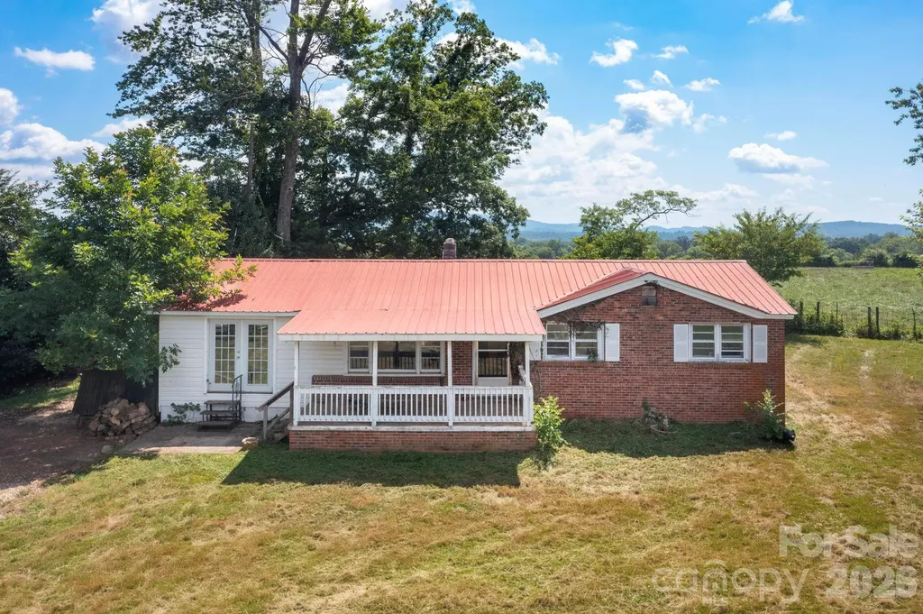 86 Sterling Drive Mills River NC 28759