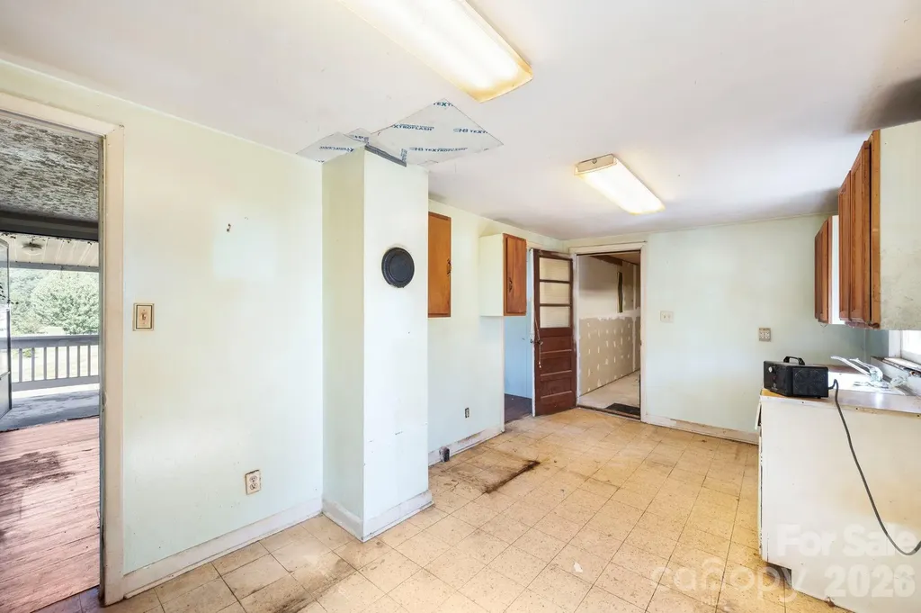 86 Sterling Drive Mills River NC 28759
