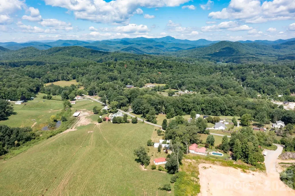 86 Sterling Drive Mills River NC 28759