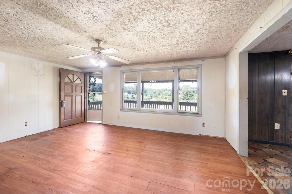 86 Sterling Drive Mills River NC 28759