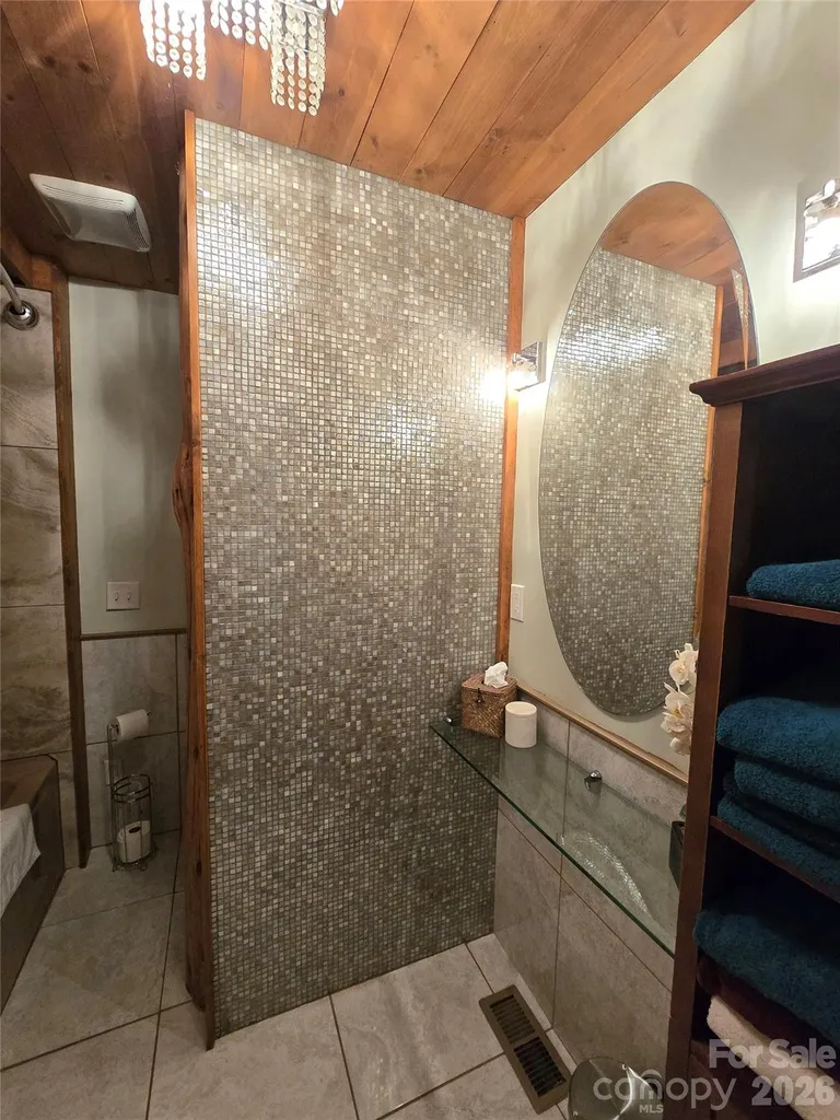 18 Rollingwood Road Asheville NC 28805