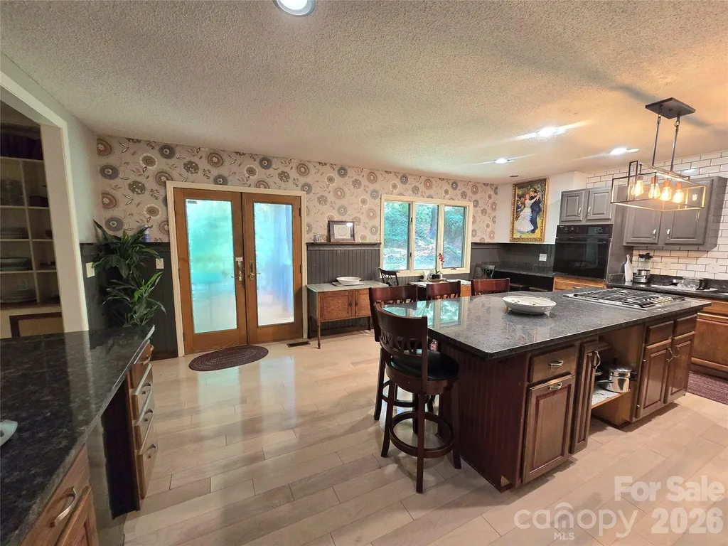 18 Rollingwood Road Asheville NC 28805