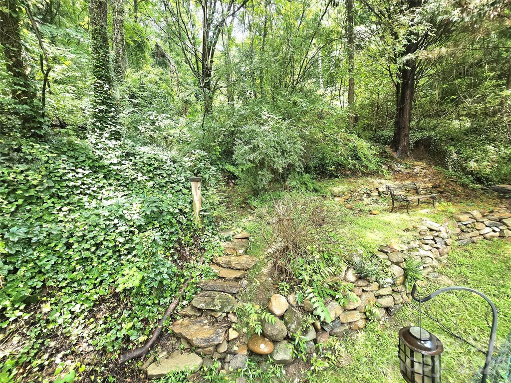 18 Rollingwood Road Asheville NC 28805