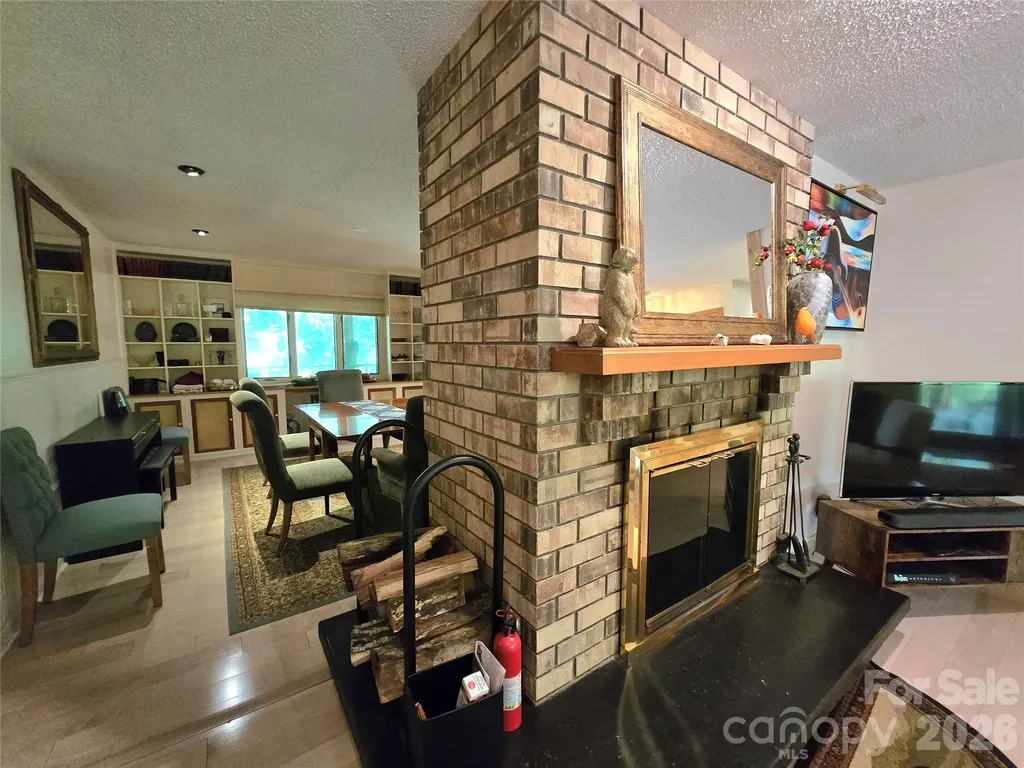18 Rollingwood Road Asheville NC 28805