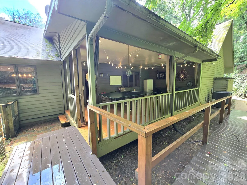 18 Rollingwood Road Asheville NC 28805