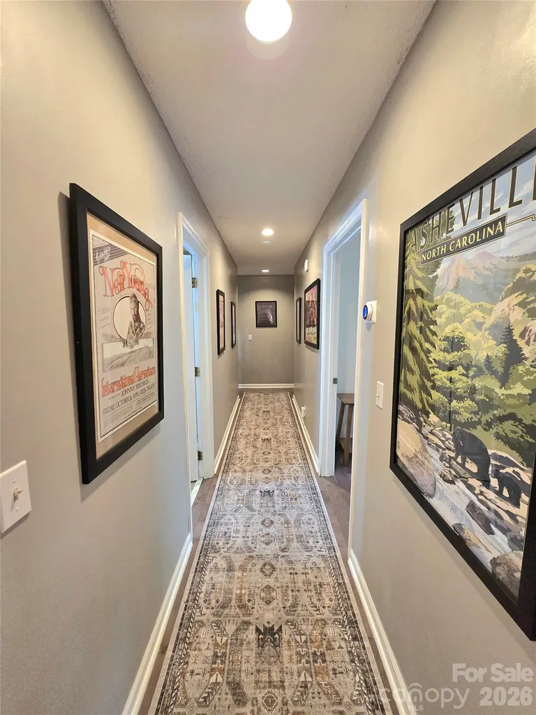 18 Rollingwood Road Asheville NC 28805