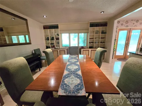 18 Rollingwood Road Asheville NC 28805