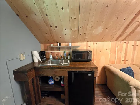 18 Rollingwood Road Asheville NC 28805
