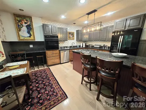 18 Rollingwood Road Asheville NC 28805