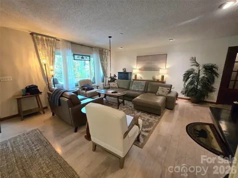 18 Rollingwood Road Asheville NC 28805