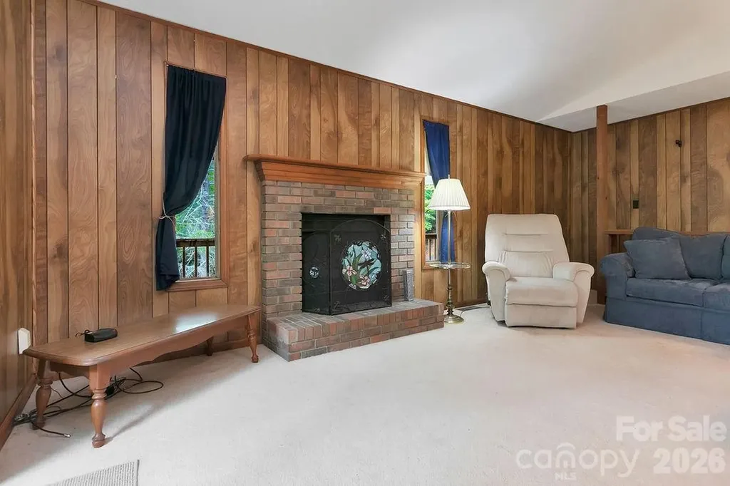 108 Easy Street Cedar Mountain NC 28718
