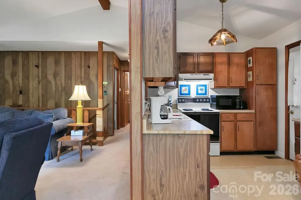 108 Easy Street Cedar Mountain NC 28718