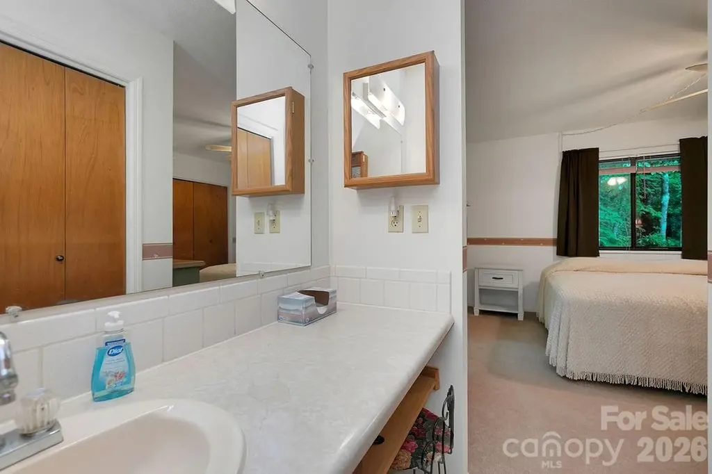 108 Easy Street Cedar Mountain NC 28718