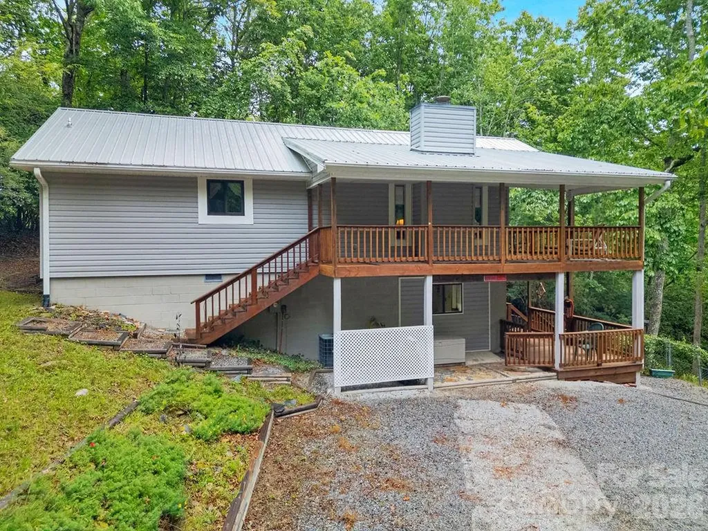 108 Easy Street Cedar Mountain NC 28718